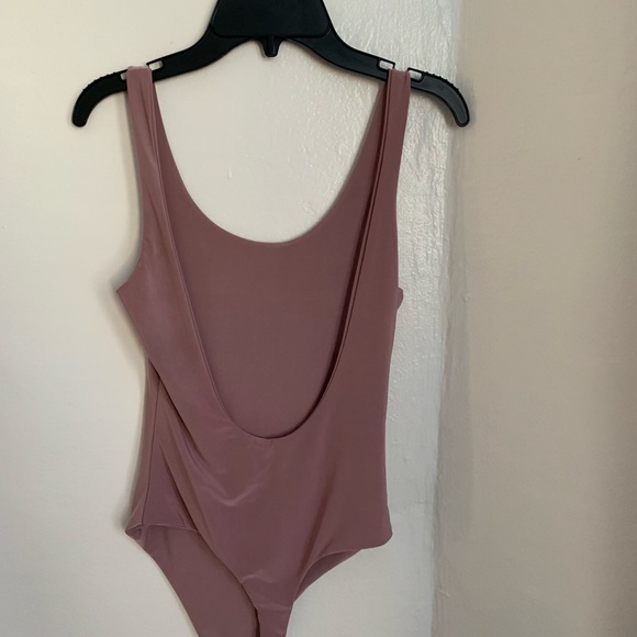 Lauras Boutique Riri low back bodysuit Mauve NWOT - Picture 3 of 4
